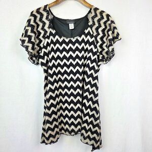 White House Black Market Chevron Top M Black